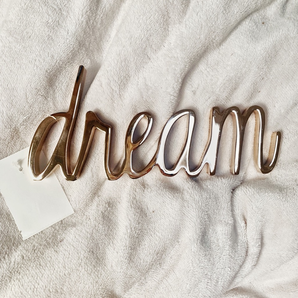 Metal Rose Gold “Dream” Sign